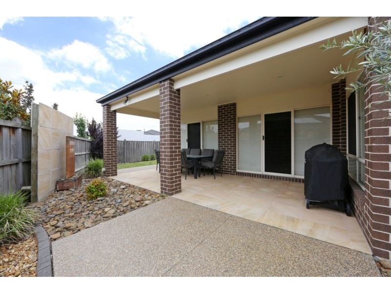 5 Paringa Drive, Ferntree Gully VIC 3156