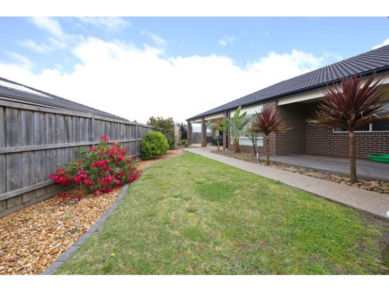 5 Paringa Drive, Ferntree Gully VIC 3156