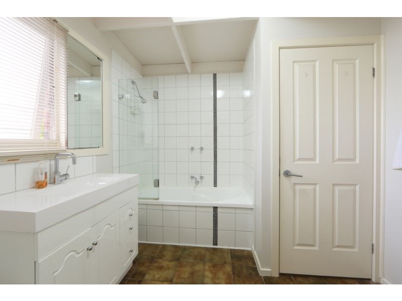 8 Jenhill Court, Rowville VIC 3178