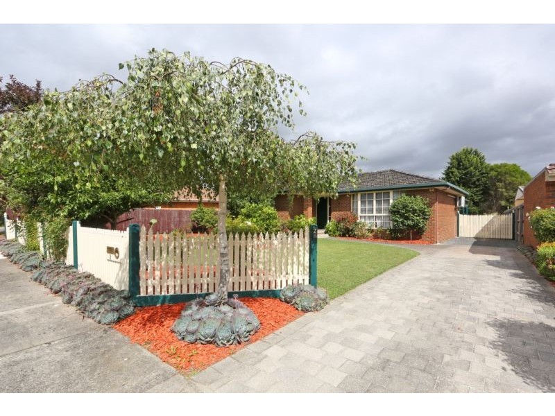 2 Adam Close, Rowville VIC 3178