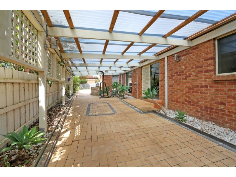 65 Fairway Drive, Rowville VIC 3178