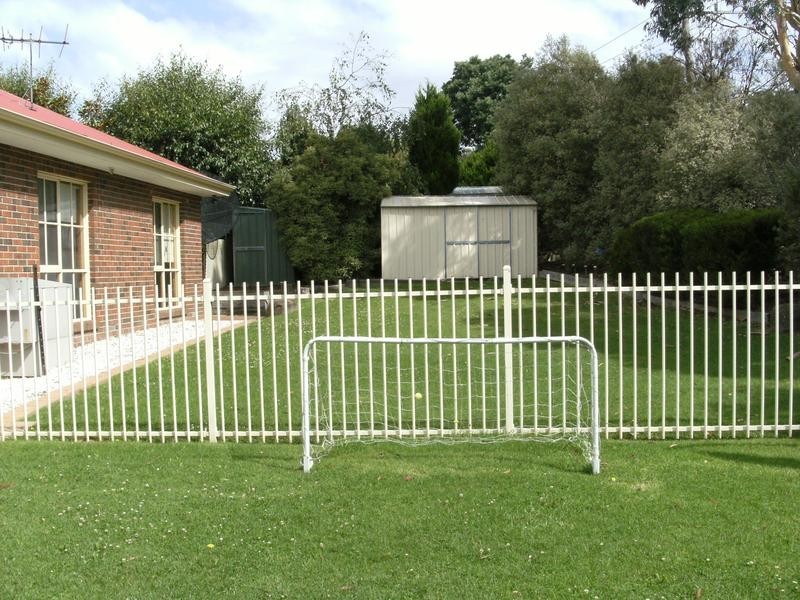 4 Talisman Place, Lysterfield VIC 3156