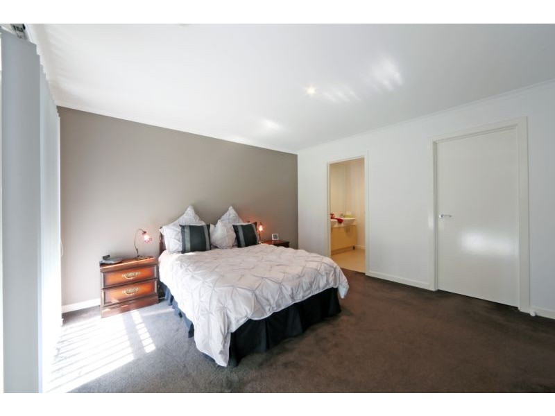 69 Sovereign Manors, Rowville VIC 3178