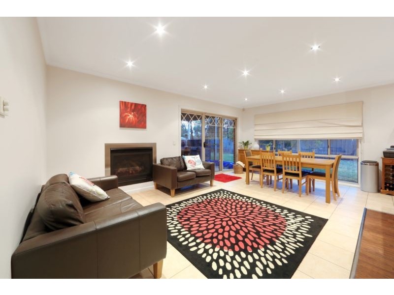 124 Waradgery Drive, Rowville VIC 3178