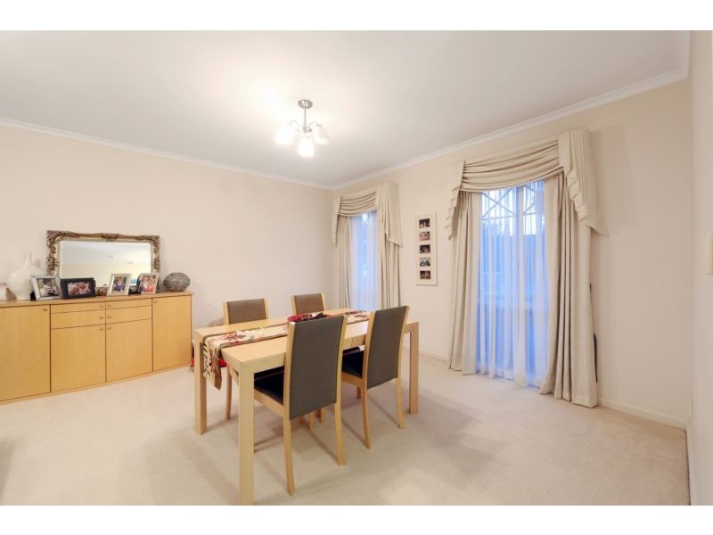 124 Waradgery Drive, Rowville VIC 3178