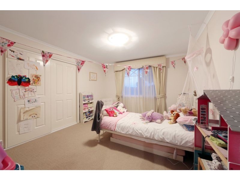 124 Waradgery Drive, Rowville VIC 3178