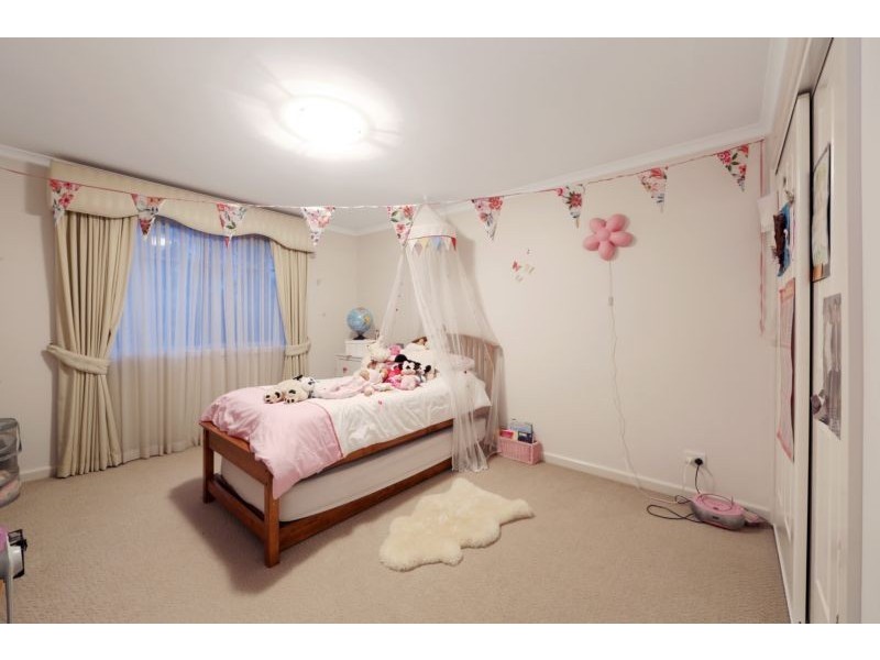 124 Waradgery Drive, Rowville VIC 3178