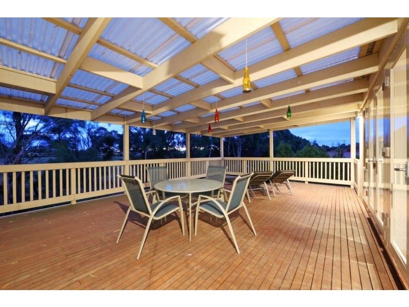 124 Waradgery Drive, Rowville VIC 3178