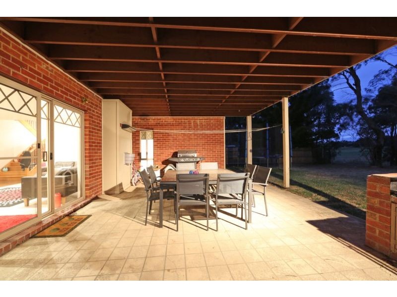 124 Waradgery Drive, Rowville VIC 3178