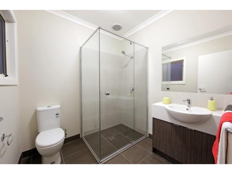 2/2 Carrara Road, Rowville VIC 3178
