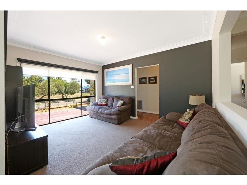 1/36 Rickards Avenue, Knoxfield VIC 3180