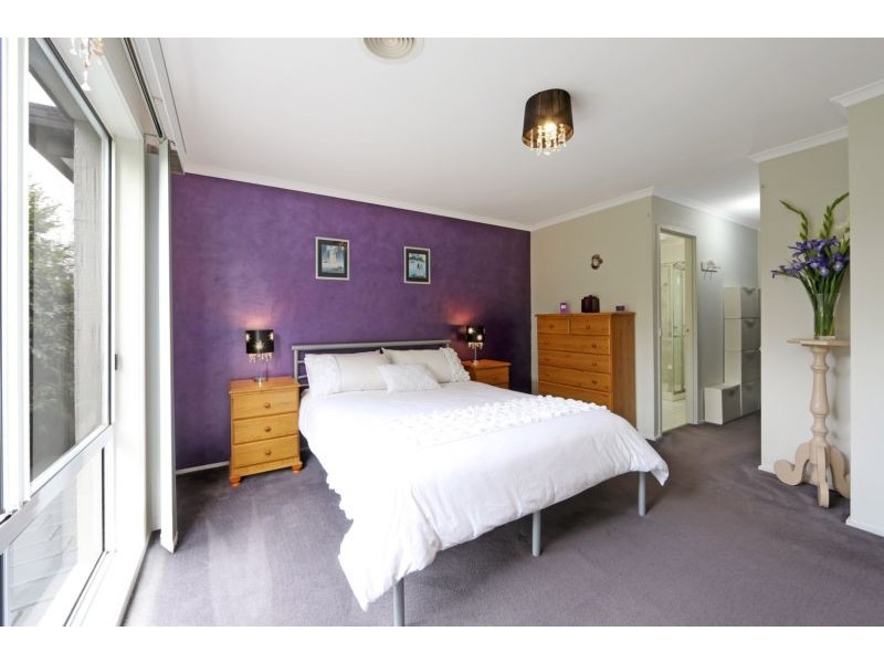 3 Overton Close, Rowville VIC 3178