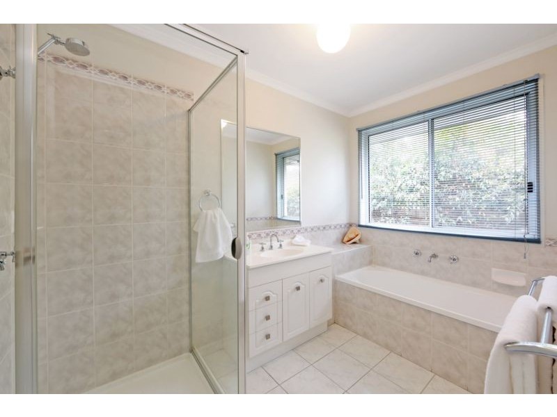 3 Overton Close, Rowville VIC 3178