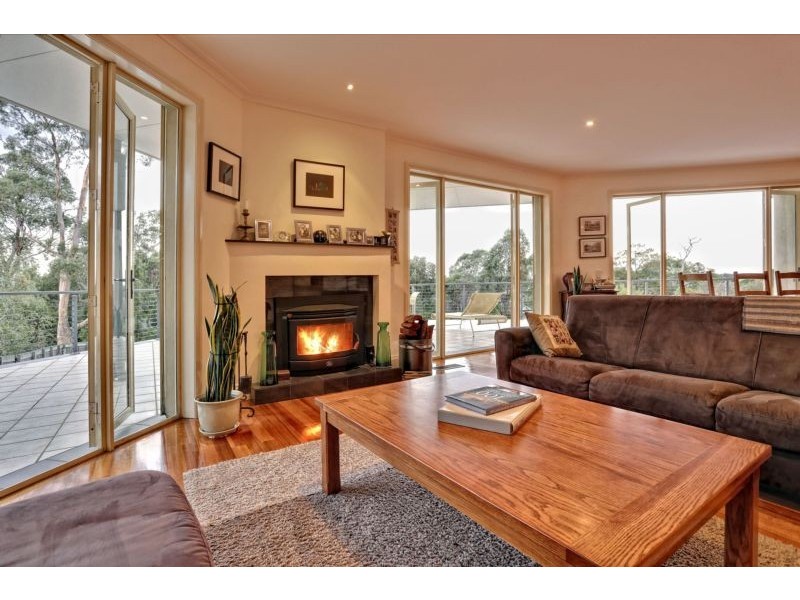 270 Hallam North Road, Lysterfield South VIC 3156