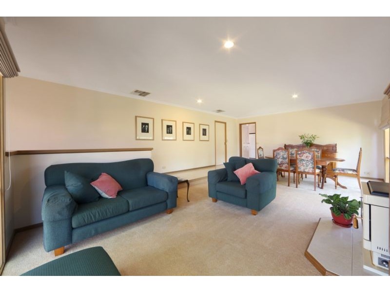 8 Baringa Court, Rowville VIC 3178