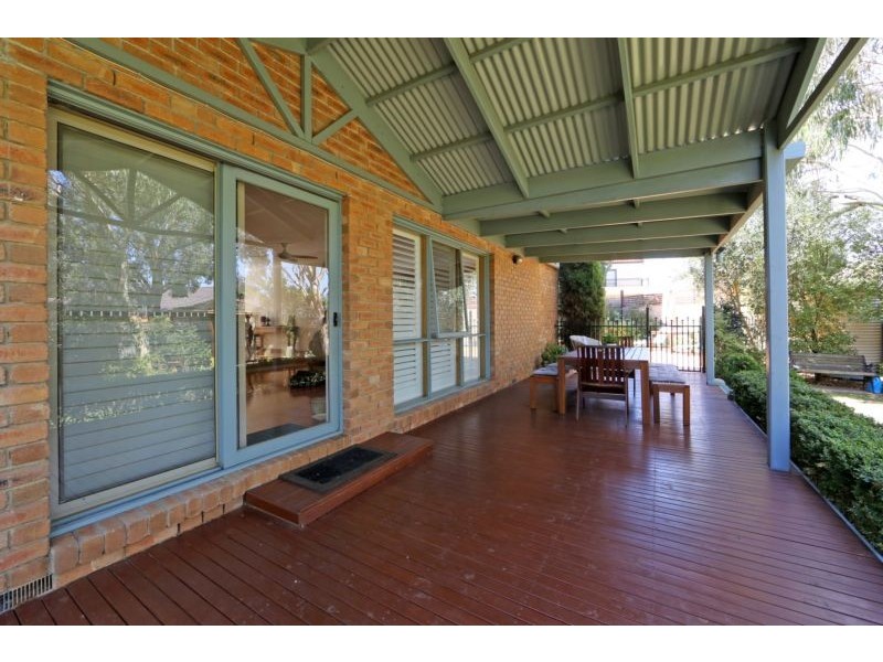 8 Baringa Court, Rowville VIC 3178
