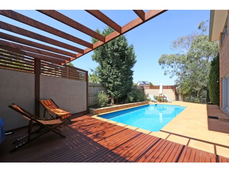 8 Baringa Court, Rowville VIC 3178