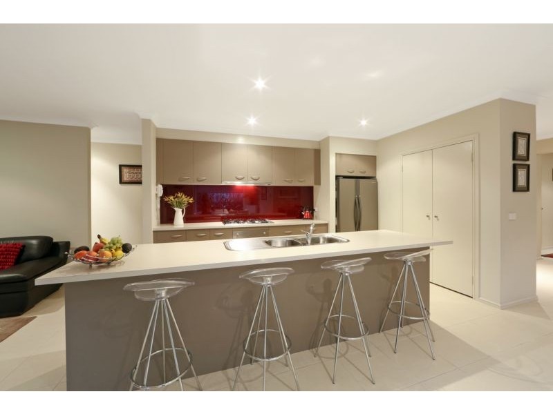 6 Perri Raso Rise, Rowville VIC 3178