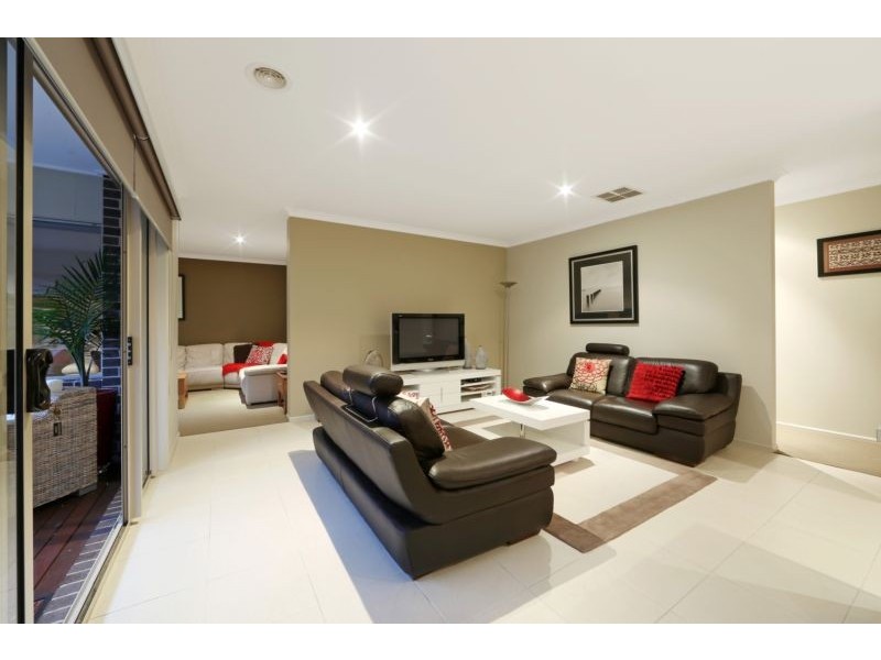 6 Perri Raso Rise, Rowville VIC 3178