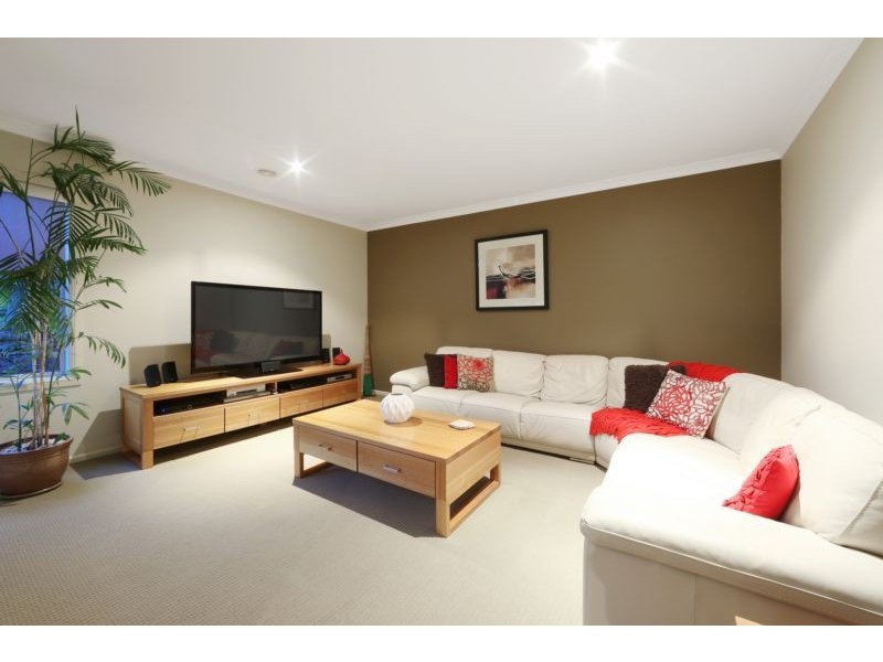 6 Perri Raso Rise, Rowville VIC 3178