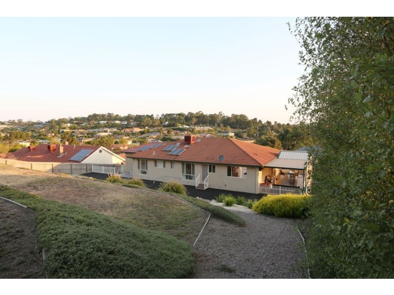 17 Parkview Terrace, Lysterfield South VIC 3156