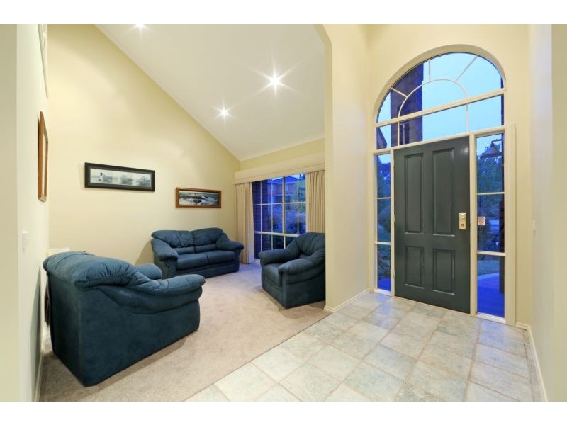 9 Finsbury Close, Rowville VIC 3178