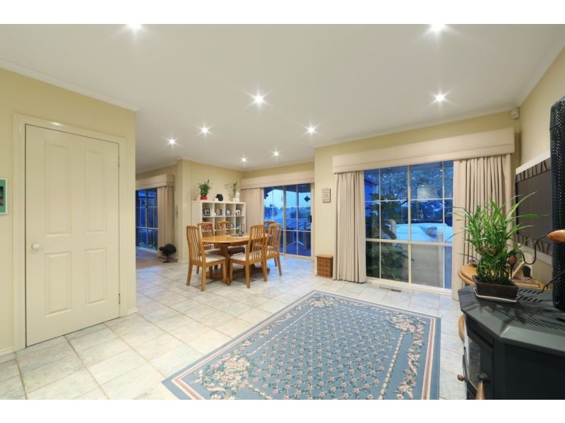 9 Finsbury Close, Rowville VIC 3178