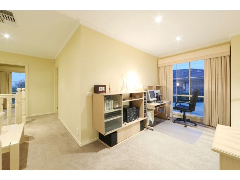 9 Finsbury Close, Rowville VIC 3178