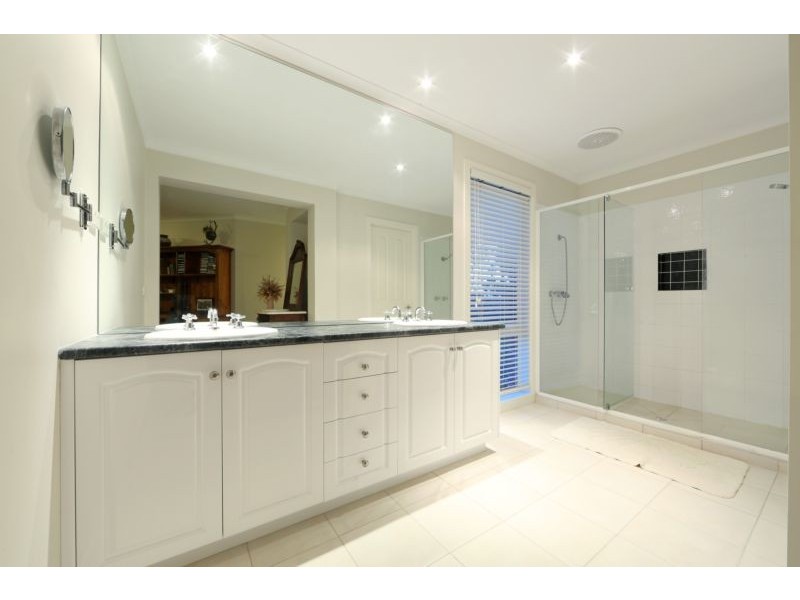 1 Grosvenor Road, Rowville VIC 3178