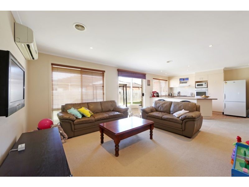 8 Rosebank Court, Rowville VIC 3178