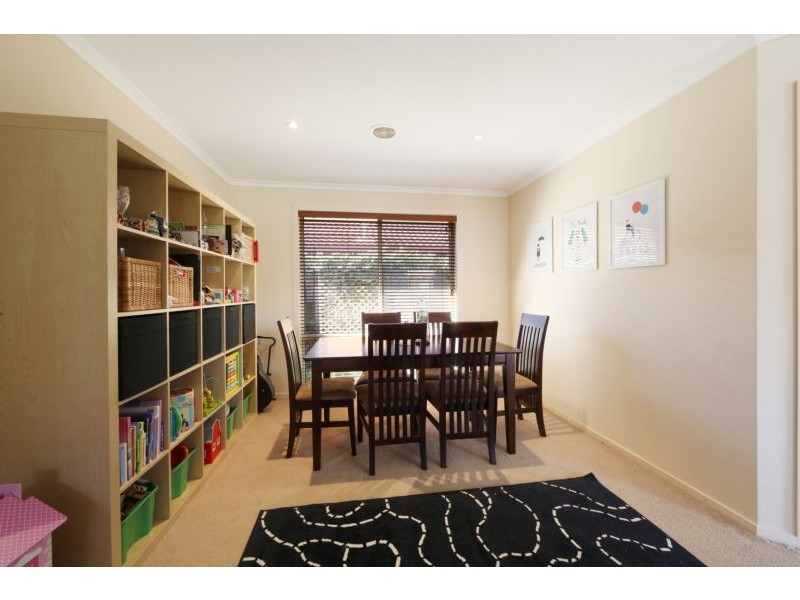 8 Rosebank Court, Rowville VIC 3178