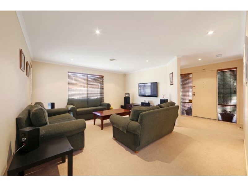 8 Rosebank Court, Rowville VIC 3178