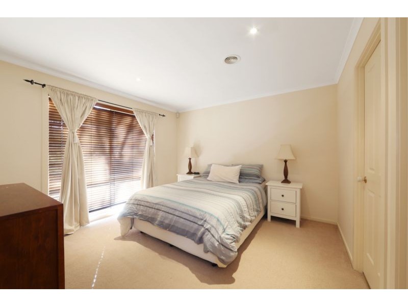 8 Rosebank Court, Rowville VIC 3178