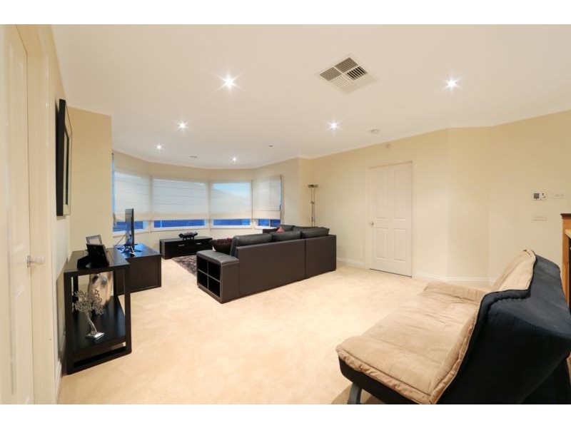 62 Langhorne Crescent, Rowville VIC 3178