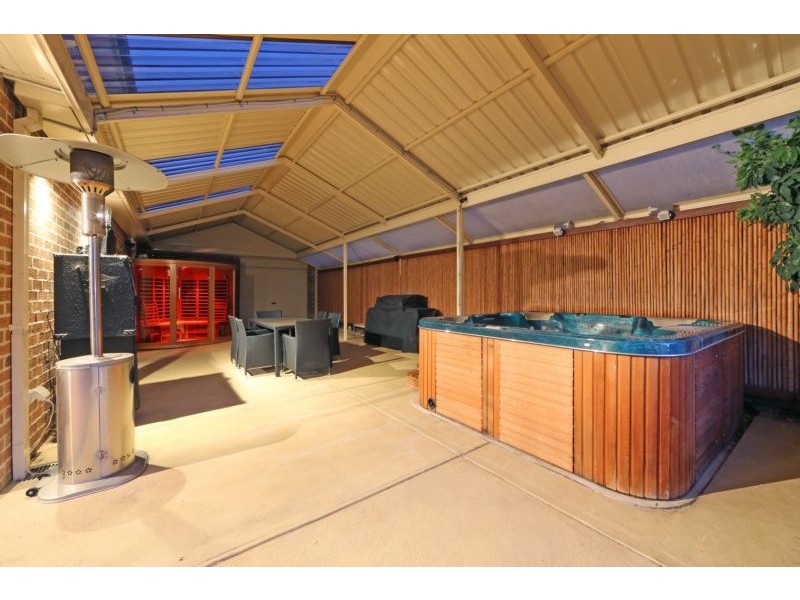 62 Langhorne Crescent, Rowville VIC 3178