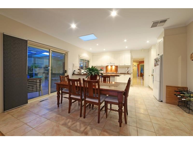 6 Harptree Close, Rowville VIC 3178