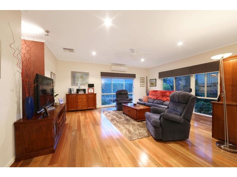 6 Harptree Close, Rowville VIC 3178