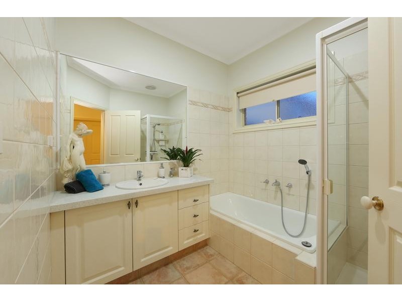 6 Harptree Close, Rowville VIC 3178