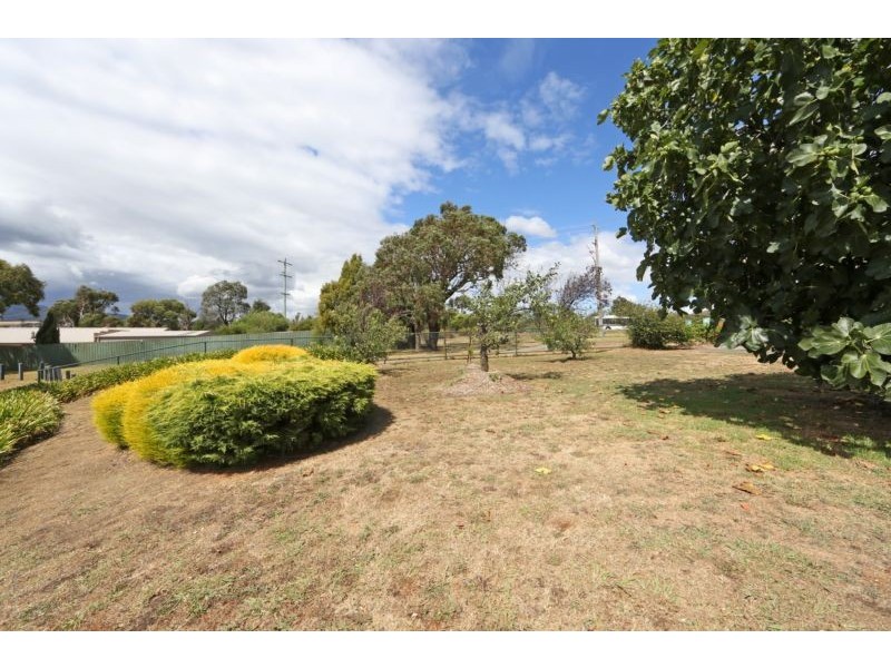40-42 Lambourne Avenue, Rowville VIC 3178