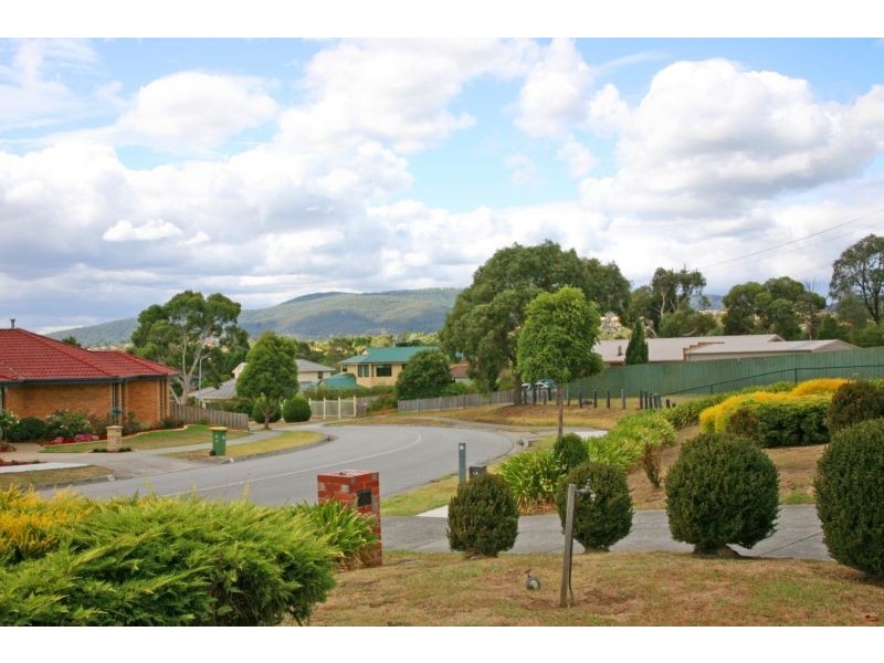 40-42 Lambourne Avenue, Rowville VIC 3178