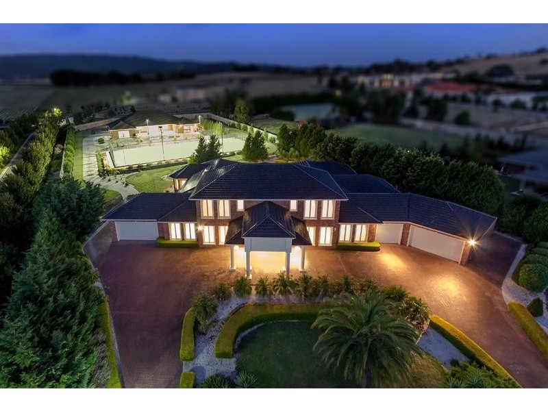 81 Grange Drive, Lysterfield VIC 3156
