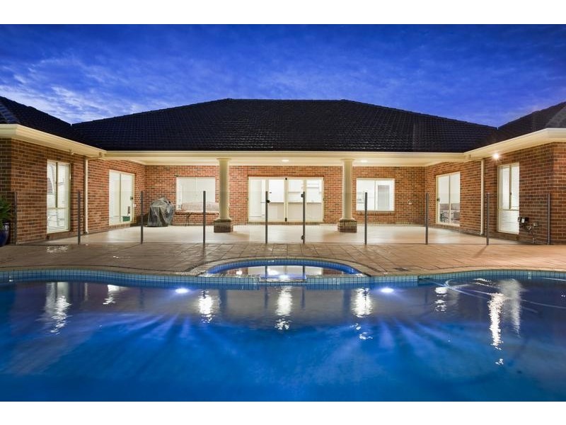 81 Grange Drive, Lysterfield VIC 3156