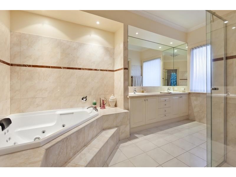 81 Grange Drive, Lysterfield VIC 3156