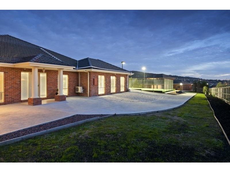 81 Grange Drive, Lysterfield VIC 3156