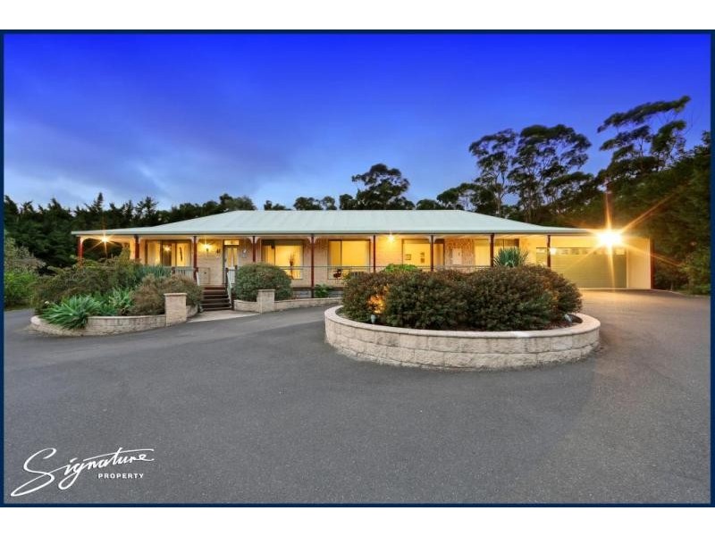 1 Cloverdale Lane, Lysterfield South VIC 3156