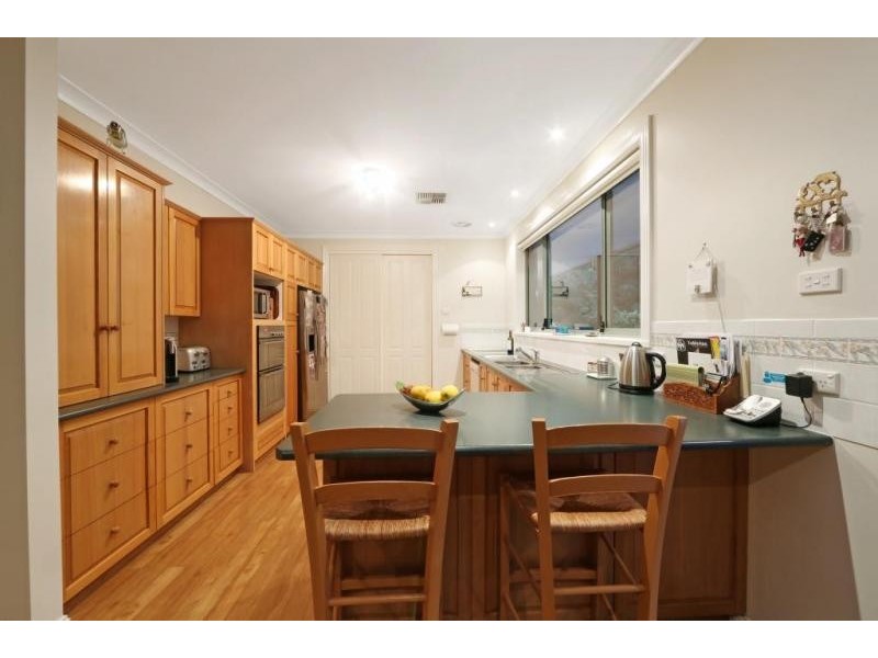 1 Cloverdale Lane, Lysterfield South VIC 3156