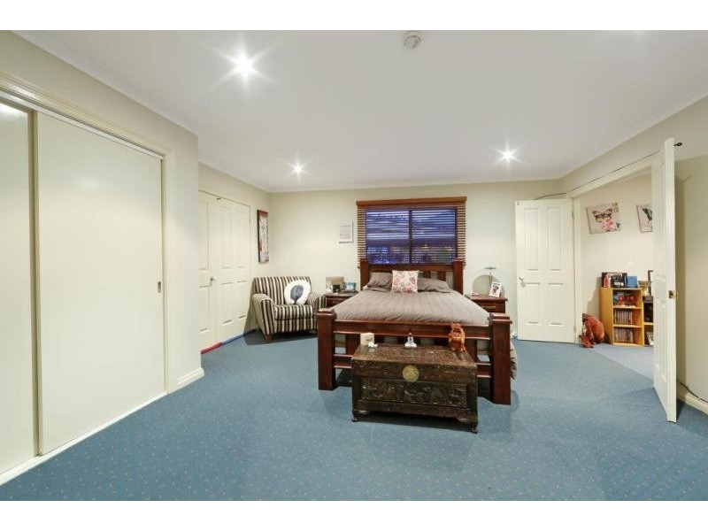 1 Cloverdale Lane, Lysterfield South VIC 3156