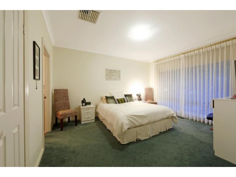 1 Cloverdale Lane, Lysterfield South VIC 3156