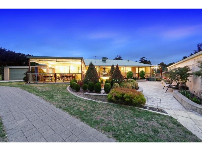 1 Cloverdale Lane, Lysterfield South VIC 3156