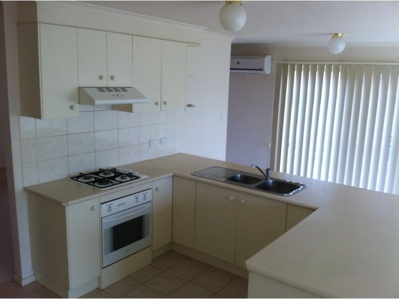 27 Shaftsbury Avenue, Berwick VIC 3806